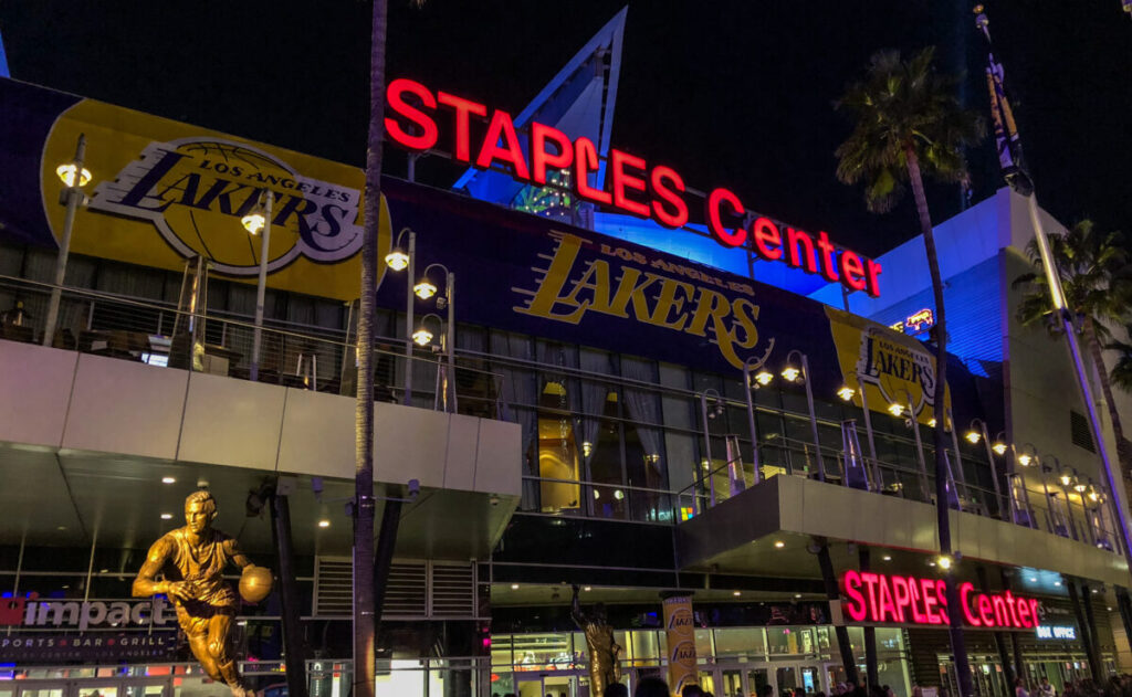 Staples Center Lakers MAvericks 28.03 10