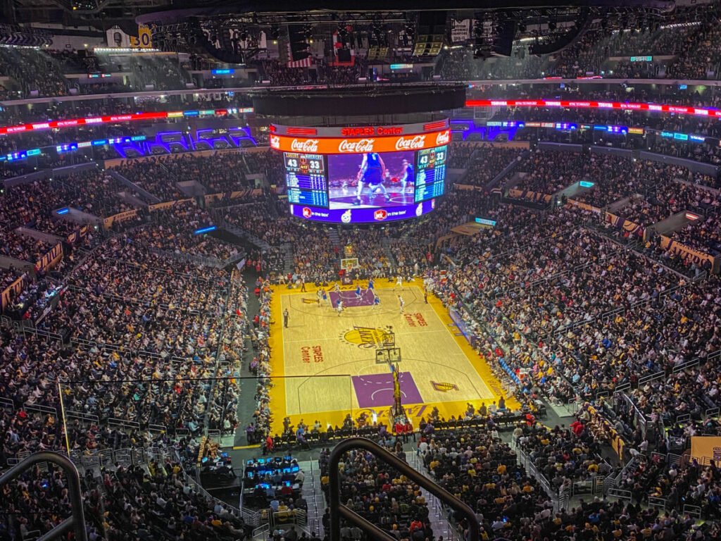 Staples Center Lakers Mavericks 29.12 5