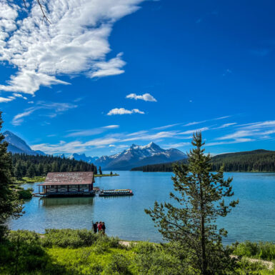 Dieses Bild zeigt den Maligne Lake im Jasper National Park in Alberta