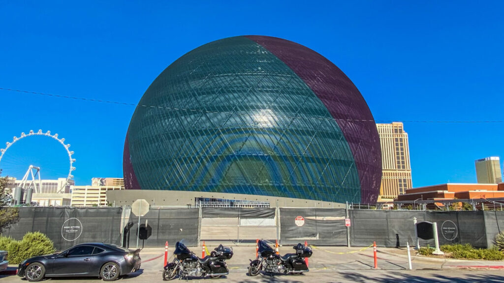 Dieses Bild zeigt das MSG Sphere in Las Vegas im Juli 2023