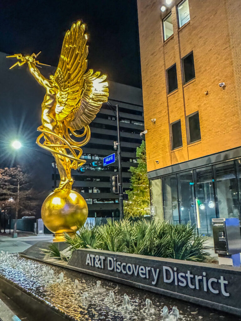 Dieses Bild zeigt den AT&T Discovery District in Downtown Dallas