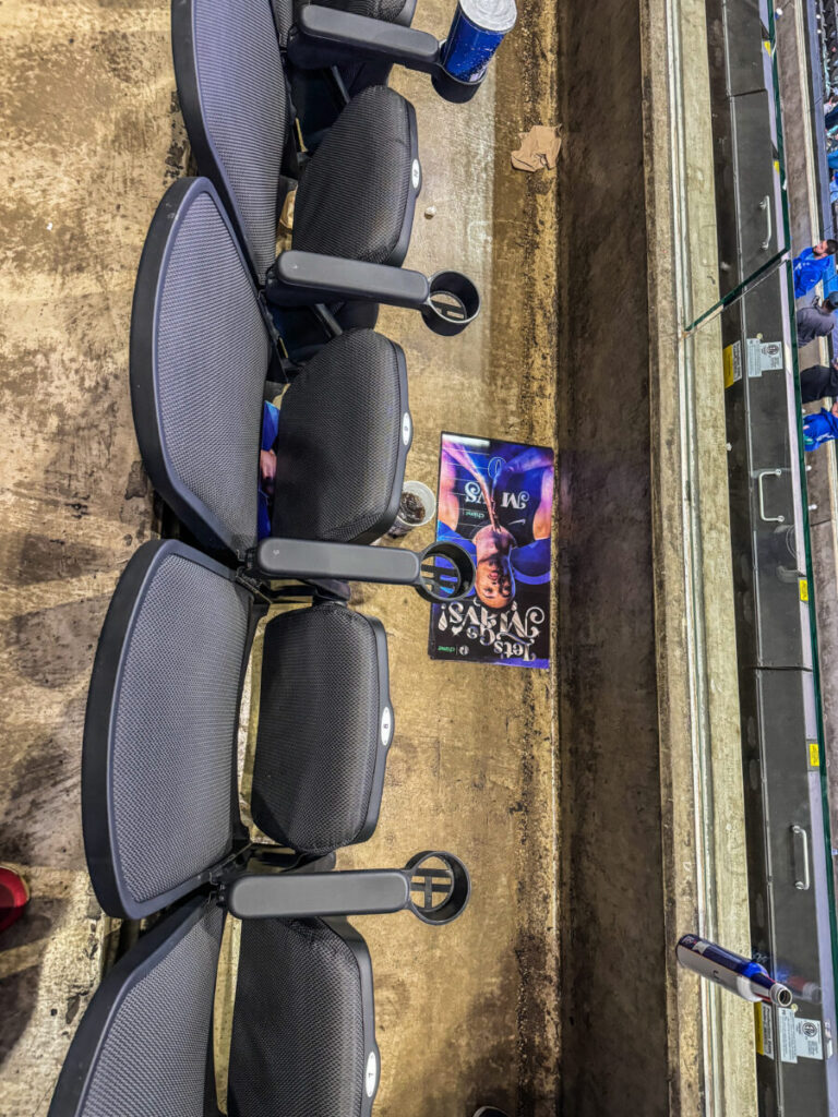 Dieses Bild zeigt das American Airlines Center Dallas von innen bei einem Spiel Der Dallas Mavericks