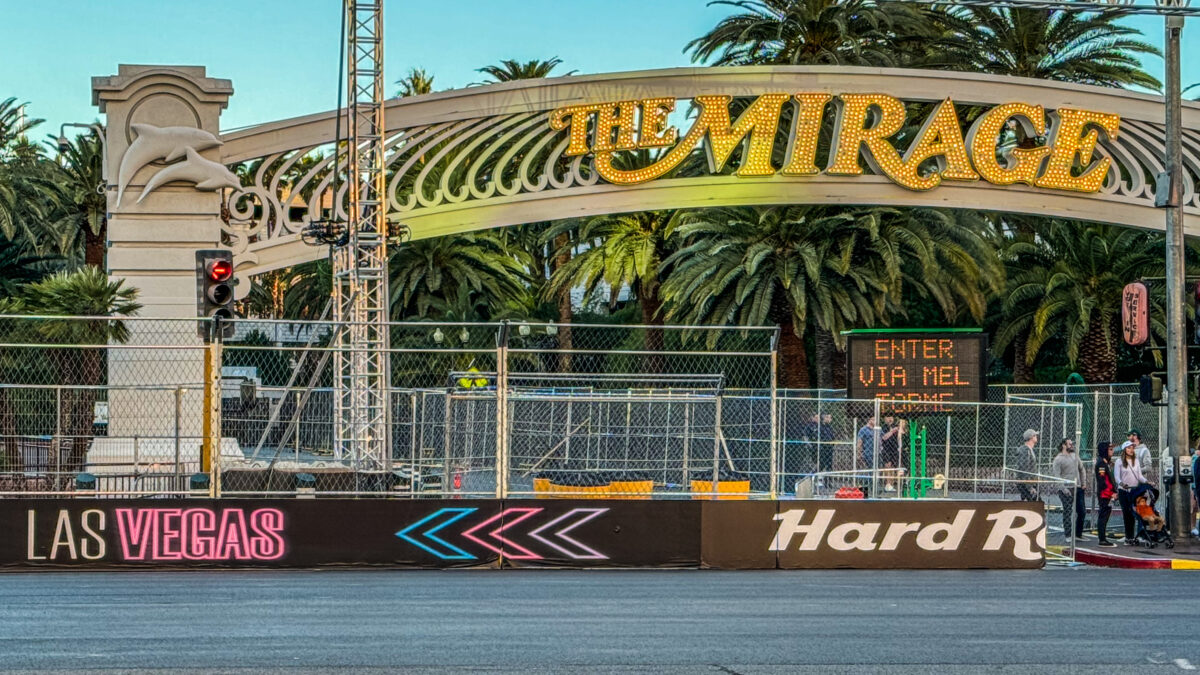 Dieses Bild zeigt den Las Vegas Strip beim Formel 1 Grand Prix 2023