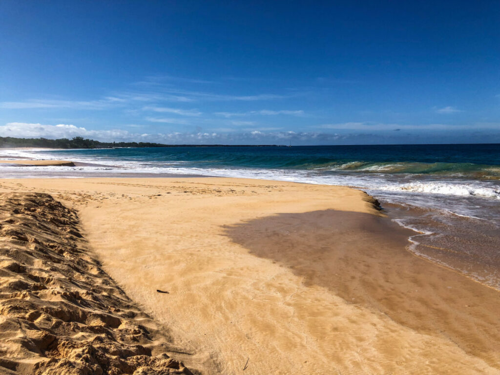Dieses Bild zeigt den Makena Beach auf Maui, Hawaii