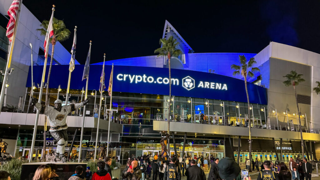 Dieses Bild zeigt die crypto.com Arena in Los Angeles