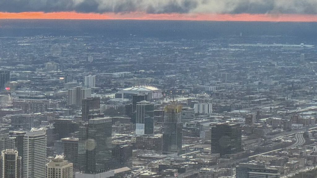Dieses Bild zeigt das United Center Chicago vom 360 Chicago aus gesehen