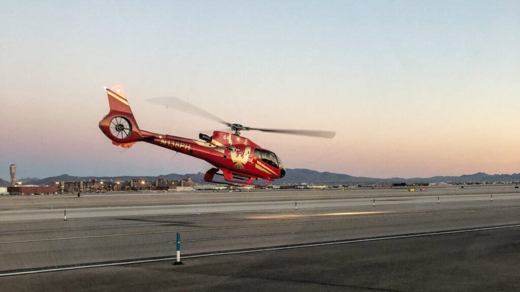 Dieses Bild zeigt einen Helikopter von Papillon Helicopters in Las Vegas