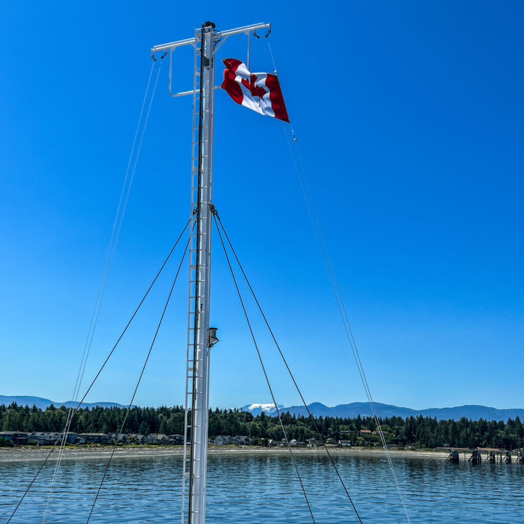 Dieses Bild zeigt die Fährfahrt von Powell River an der Sunshine Coast nach Comox auf Vancouver Island in British Columbia, Canada