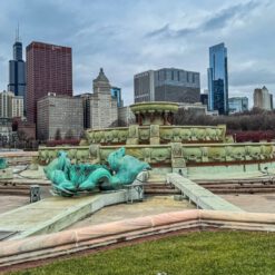 Dieses Bild zeigt die Skyline von Chicago in Illinois