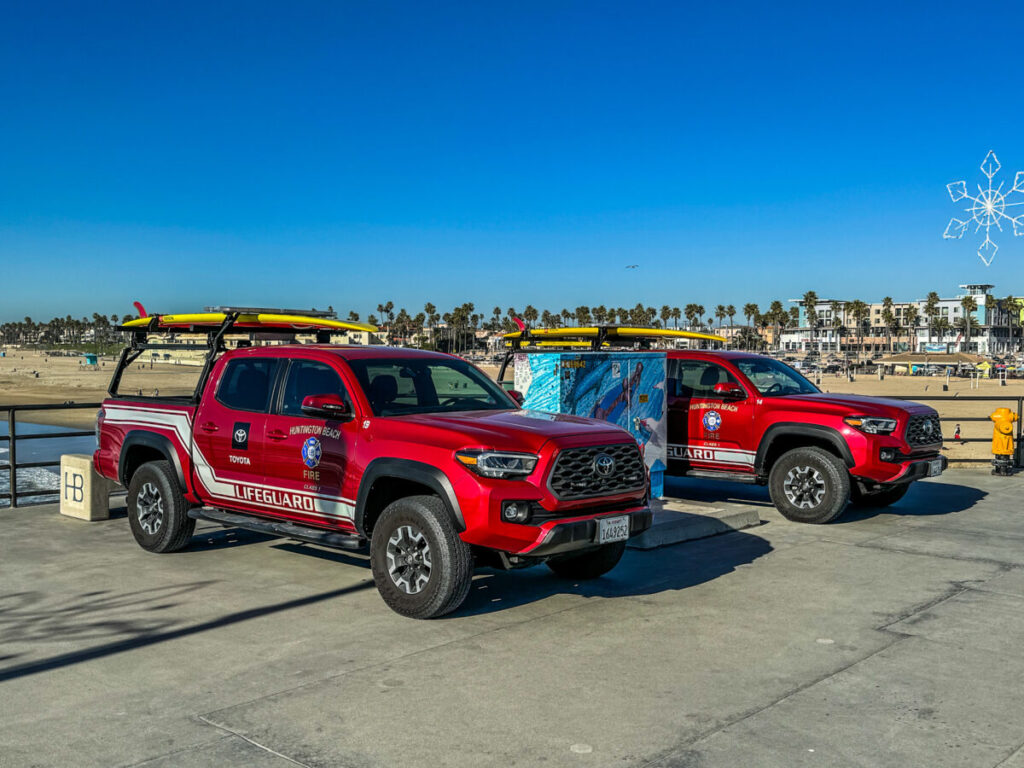 Dieses Bild zeigt die Pier am Huntington Beach südlich von Los Angeles