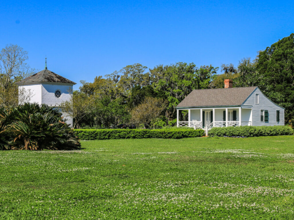 Dieses Bild zeigt die Evergreen Plantation Louisiana aus Django Unchained