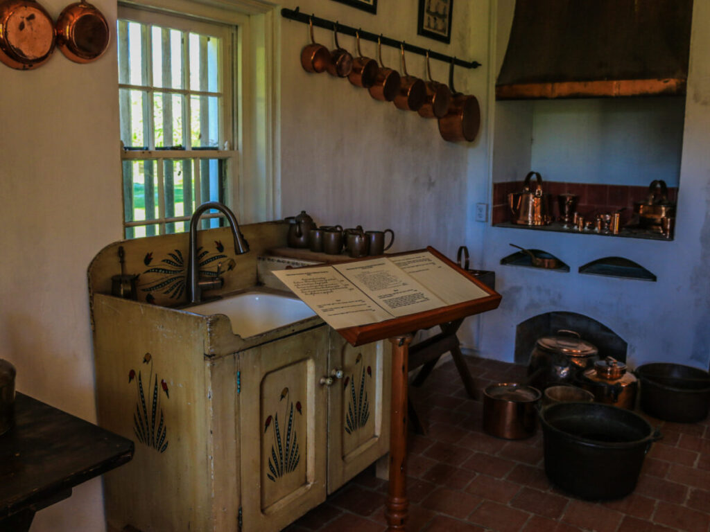 Dieses Bild zeigt Innenräume des Herrenhauses der Evergreen Plantation Louisiana