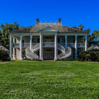 Dieses Bild zeigt die Evergreen Plantation Louisiana aus Django Unchained