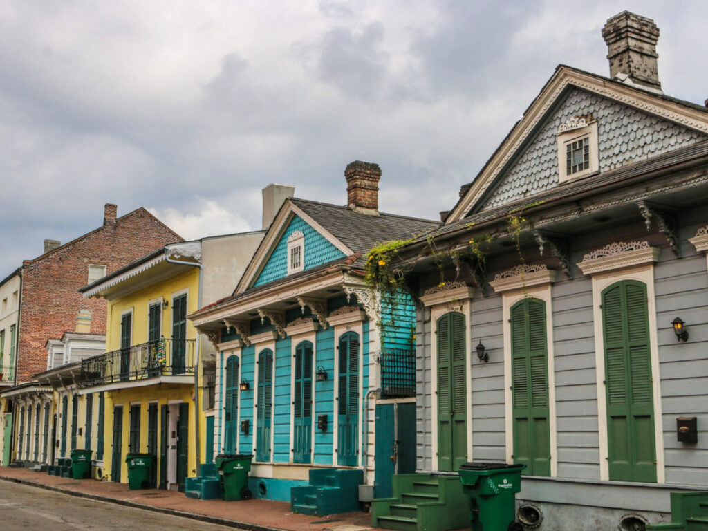 Dieses Bild zeigt einen typischen Strassenzug im French Quarter New Orleans