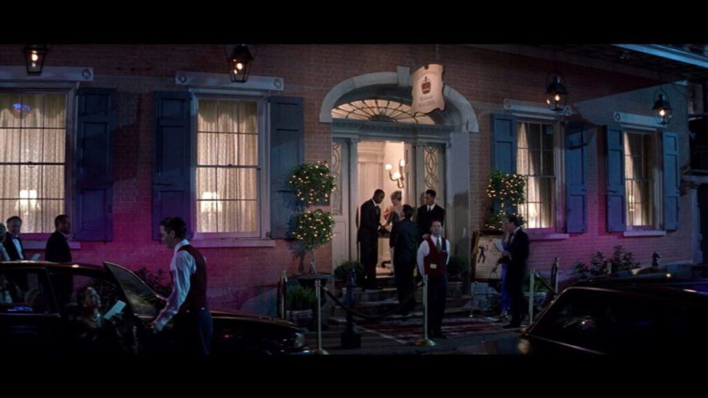 Dieses Bild zeigt das Hermann-Grima-House im French Quarter New Orleans als Screenshot aus dem Film Doppelmord