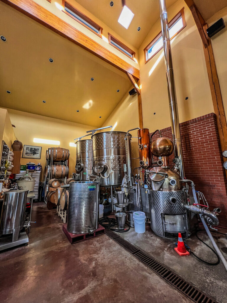 Dieses Bild zeigt die Merridale Cidery & Distillery im Cowichan Valley auf Vancouver Island