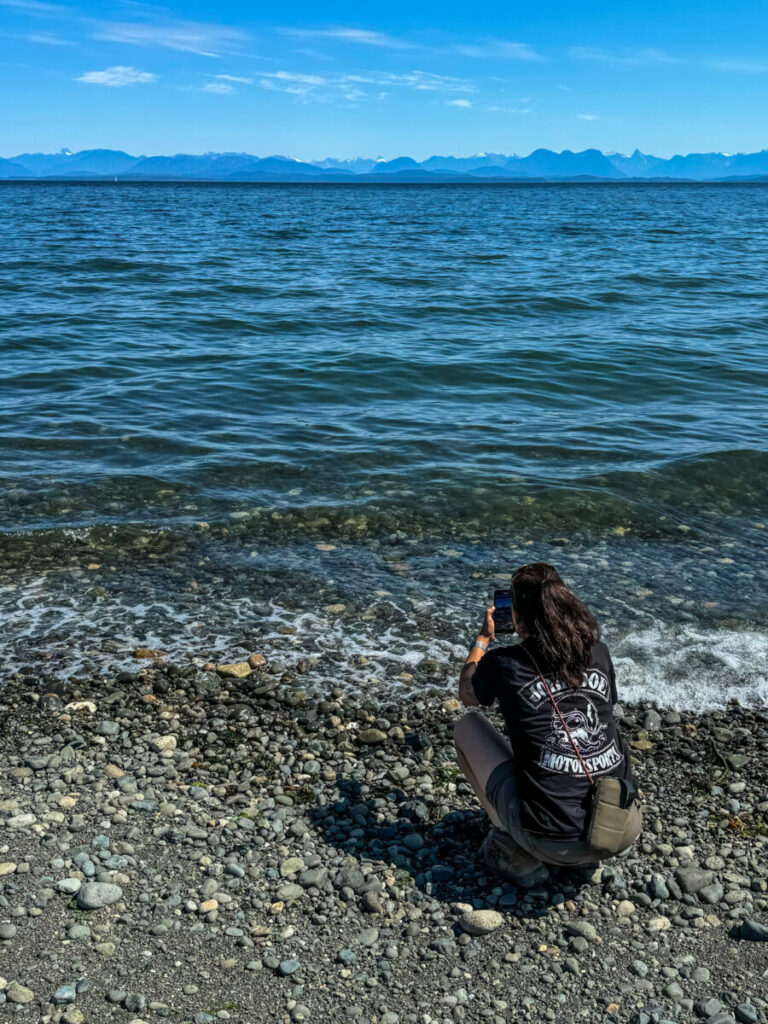 Dieses Bild zeigt den Oyster Bay Shoreline Park an der Ostküste von Vancouver Island