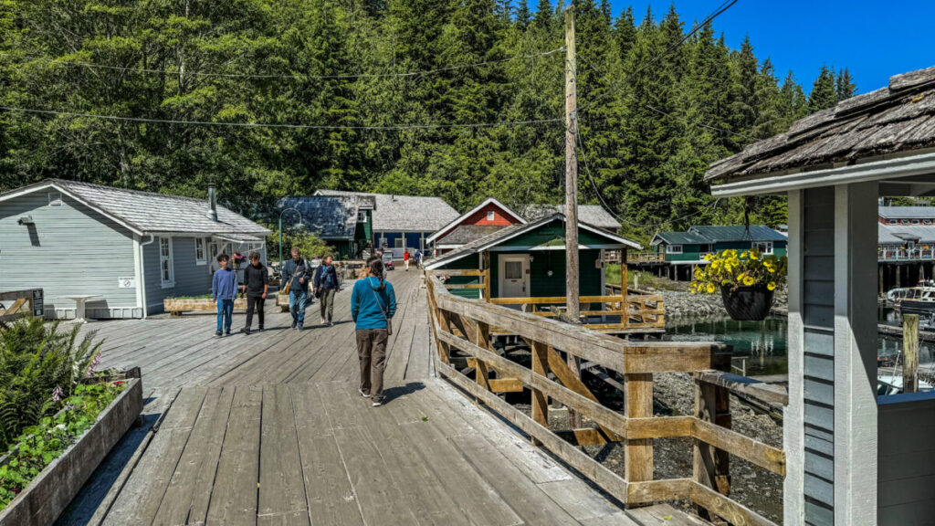 Dieses Bild zeigt das Fischerdorf Telegraph Cove auf Vancouver ISland