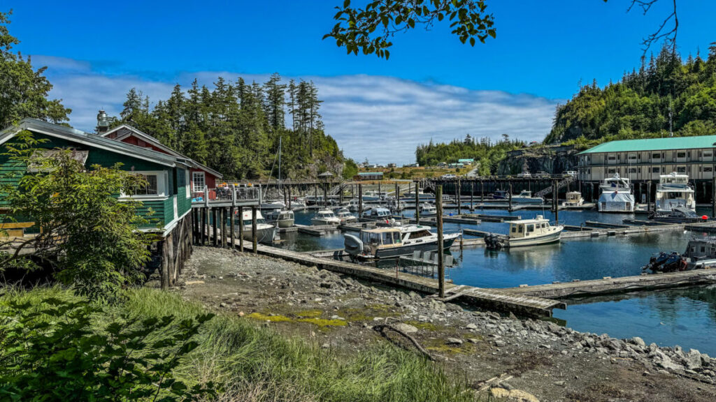 Dieses Bild zeigt das Fischerdorf Telegraph Cove auf Vancouver ISland