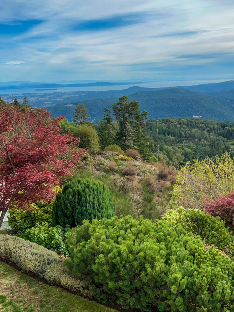 Dieses Bild zeigt den Blick über das Cowichan Valley auf Vancouver Island von der Villa Eyrie aus gesehen