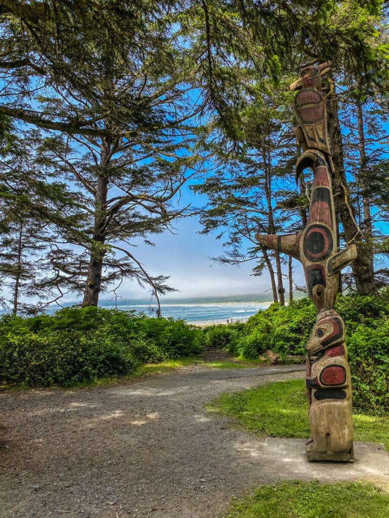 Dieses Bild zeigt den Wickaninnish Beach im Pacific Rim National Park Reserve bei Tofino auf Vancouver Island