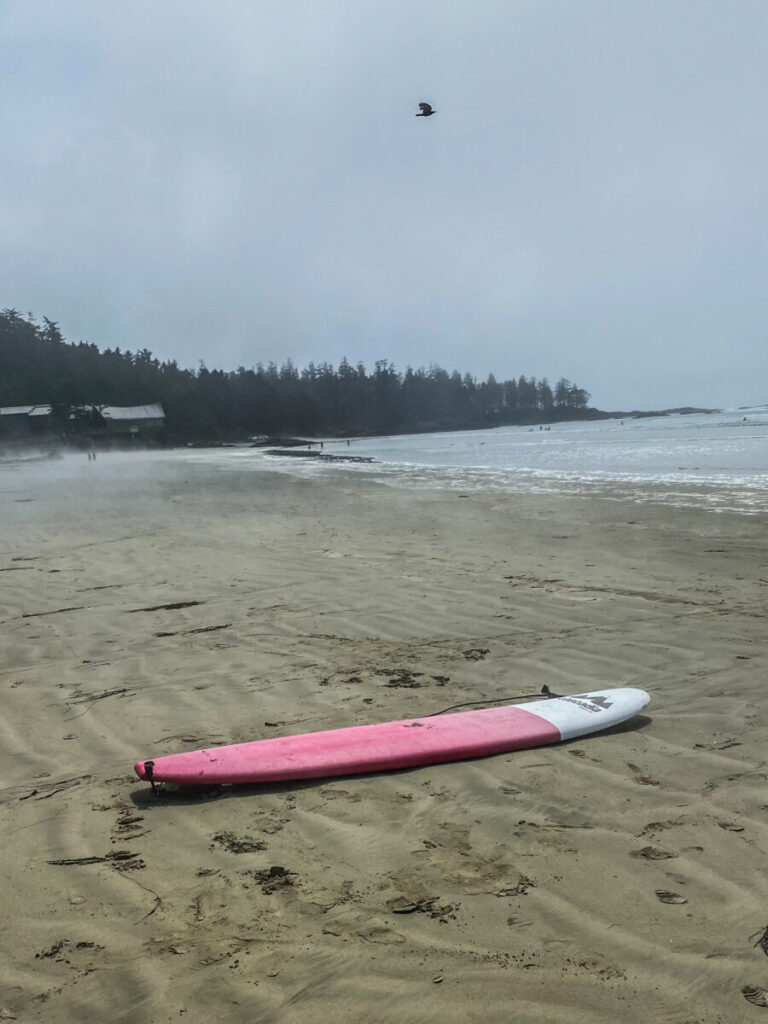 Dieses Bild zeigt den Wickaninnish Beach im Pacific Rim National Park Reserve bei Tofino auf Vancouver Island