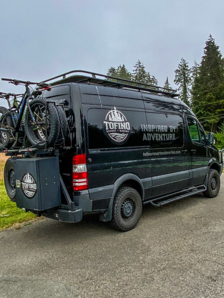 Dieses Bild zeigt einen Bus in Tofino auf Vancouver Island