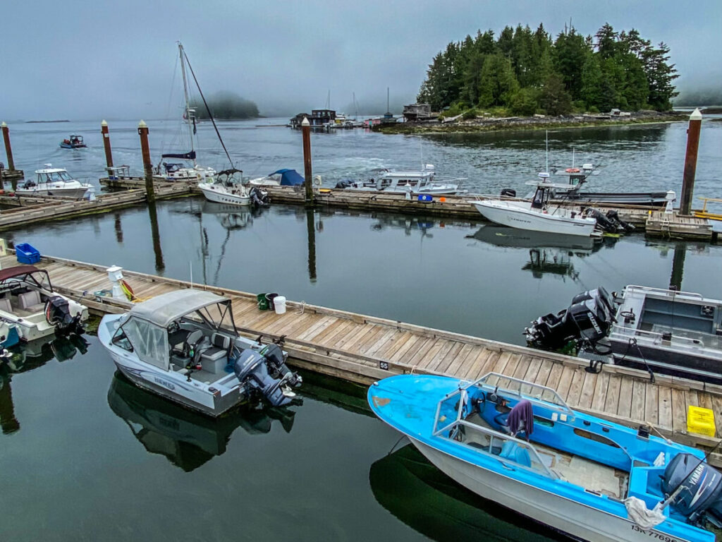 Dieses Bild zeigt die Marina von Tofino auf Vancouver Island