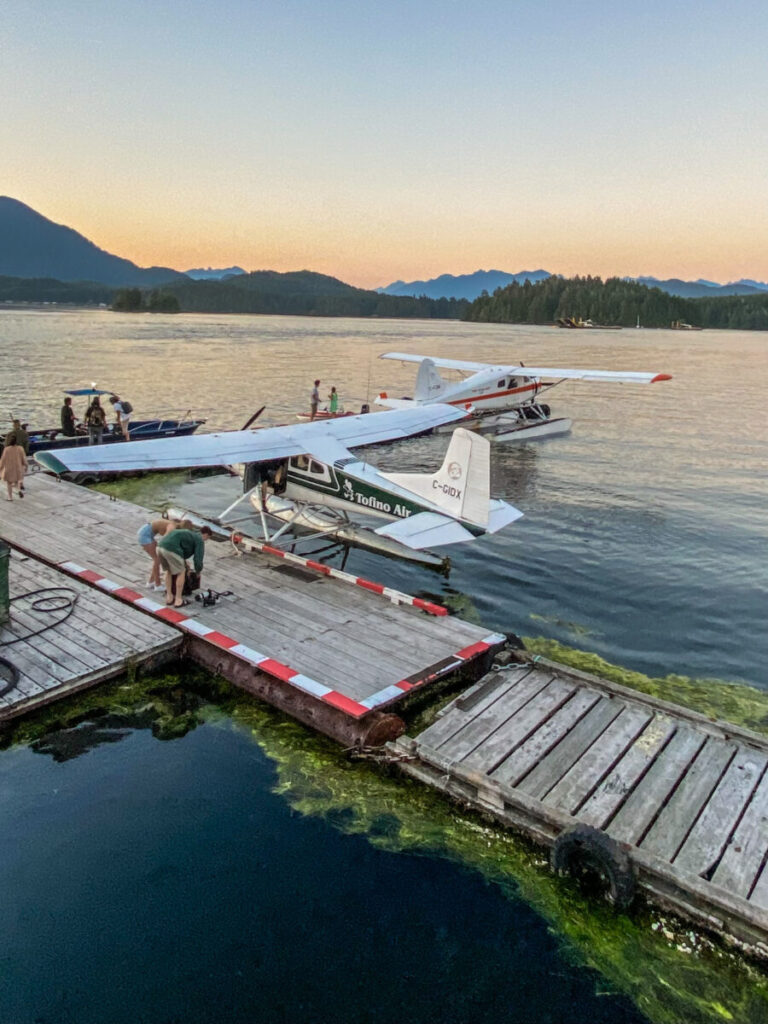 Dieses Bild zeigt ein Wasserflugzeug  in Tofino auf Vancouver Island