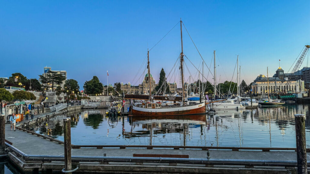 Dieses Bild zeigt den Inner Harbour in Victoria auf Vancouver Island.