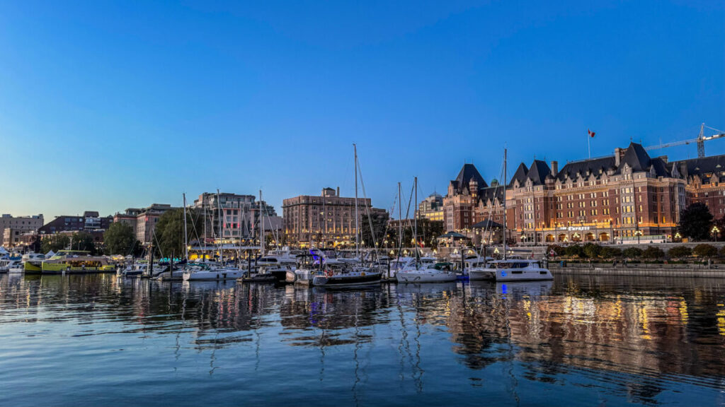 Dieses Bild zeigt den Inner Harbour in Victoria auf Vancouver Island.